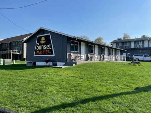 3 Bedroom House With Lake Pepin Views With Access To Shared Pool