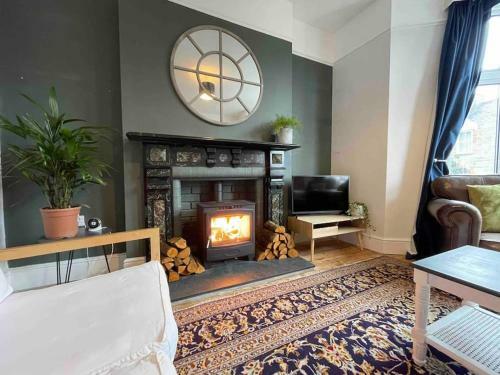 Bright & Spacious Edwardian Townhouse With Garden