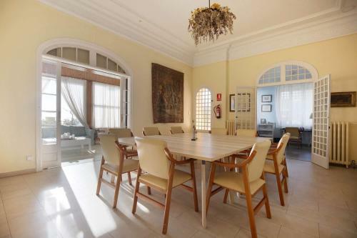 Heritage Beach Villa North Barcelona