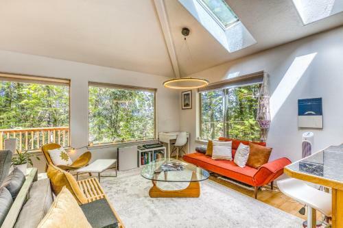 Modern Forest Retreat