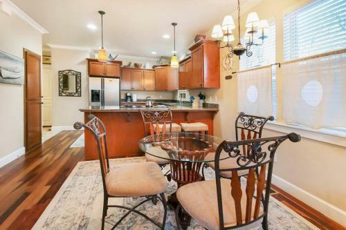 Downtown Jacksonville Townhome Private Patio