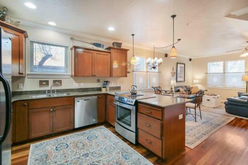 Downtown Jacksonville Townhome Private Patio