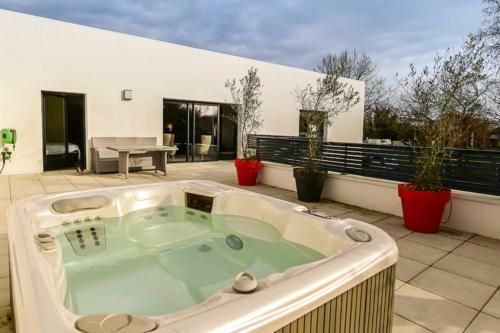 Apartamento 120 M Of Standing With Terrace And Jacuzzi