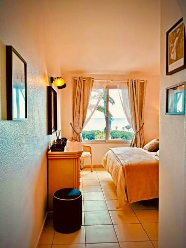Luxurious 2 Bed Apartment With Amazing Beach Views