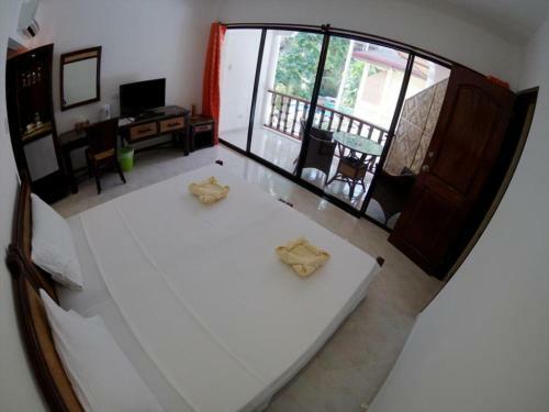 Hotel Alona Vida Beach Resort