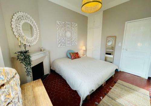 Hostal La Villa Mal�-malou