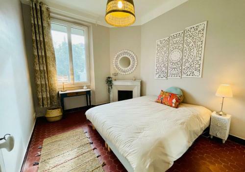 Hostal La Villa Mal�-malou