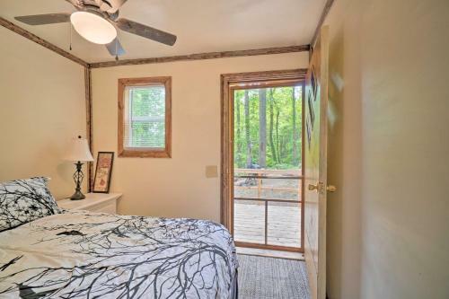 Wooded Cottage With Fire Pit And Forest Views!