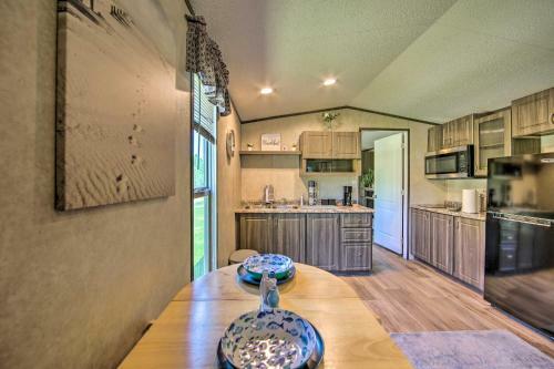 Lake Fork Getaway Tiny Home In Alba With Bbq!