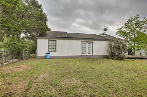 Cozy Camp Swift Home Less Than 3 Mi To Lake Bastrop!