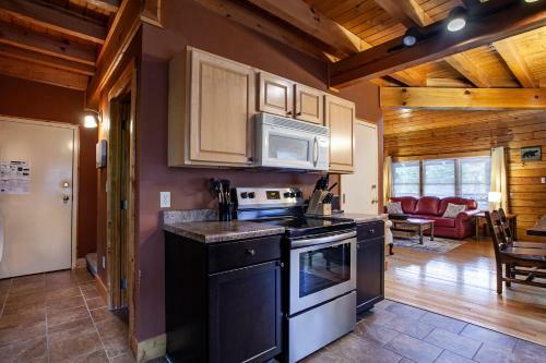 Big Bear Cabin Hot Tub Community Amenities