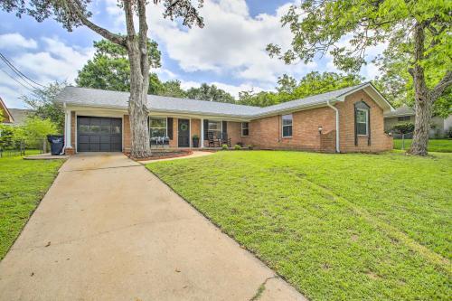 Spacious Brenham Home With Game Room And Fire Pit