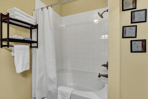 Cozi Cottage With Hot Tub! - 2 Min To Wineries!