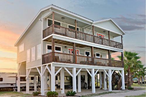 Bay Front Home With Spectacular Sunrise Views