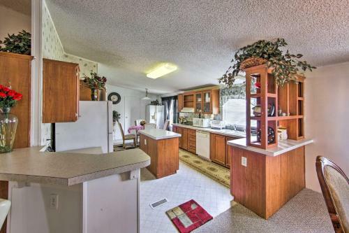 Quitman Home With Covered Deck And Lake Access!