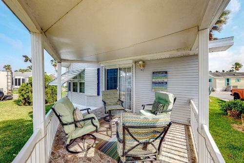 Long Island Village 512 W Clam Cir