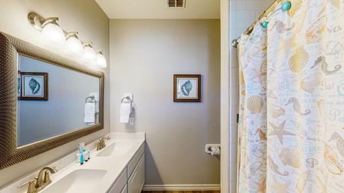 Villa Bc403 Fabulous Townhome With Beach Decor, Shared Heated Pool, Garage Access