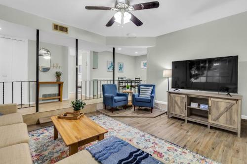 Northside Hideaway- Both Units- Mins To Ut Hospital