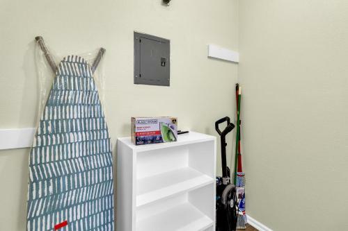 Northside Hideaway- Both Units- Mins To Ut Hospital