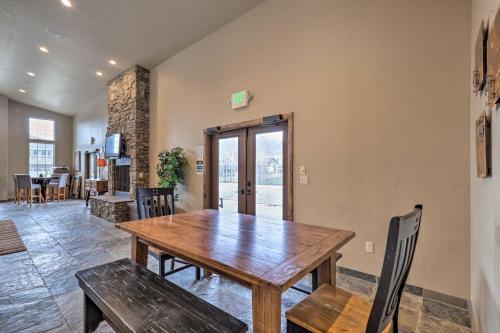 Pet-friendly Adventure Hub, 17 Mi To Slopes!