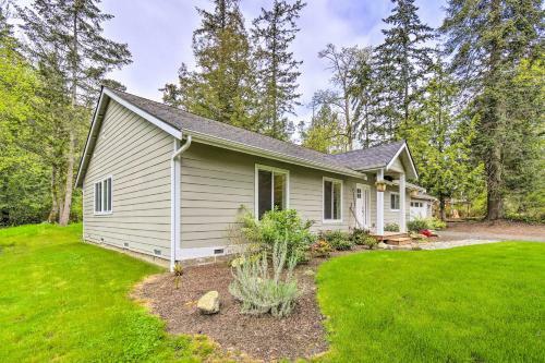 Seaside Property With Fire Pit, Steps To Beach!