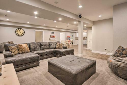 Lovely Cheyenne Home With Fireplace And Grill!