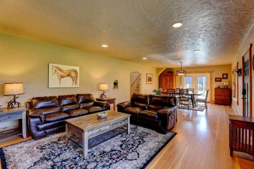 Maverick Log Home Deluxe Retreat