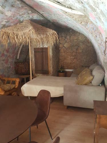 Bed & Breakfast La Cave Au Soleil Du Midi