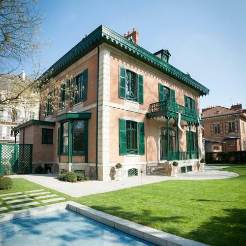 Exceptionnel Chalet Napol�onien Avec Piscine