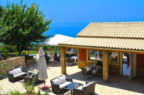 Escape Studio Apartments With Swimming Pool On Pelekas Beach