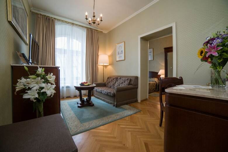 Grand Hotel