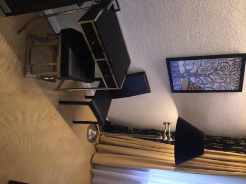 Hotel Business & More