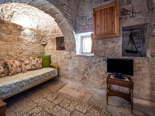 Heritage Holiday Home In Palmisano With Barbeque