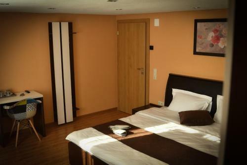 Hostal Pensiunea La Rogo