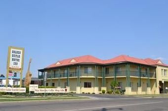 Golden Guitar Motor Inn
