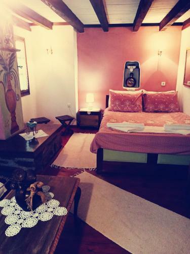 Hostal Traditional Guesthouse Erato