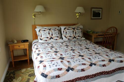 Mackenzie House Tourist Home B&B
