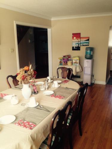 Mackenzie House Tourist Home B&B