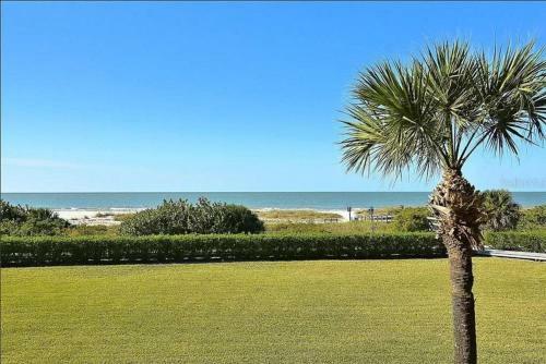 Land's End 204 Building 7- Beachfront Condo Beautiful Gulf Views