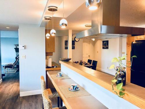 Hostal Ocean And City View Home