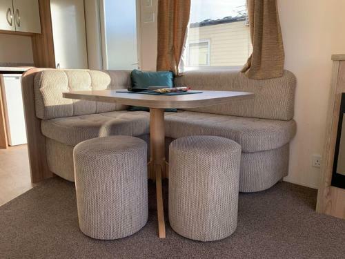 6 Berth, Pet Friendly Caravan On Lyons Kingsley, Abergele