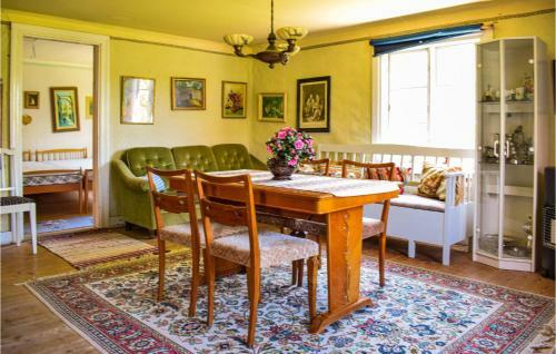 Amazing Home In Stubbem�la With 2 Bedrooms