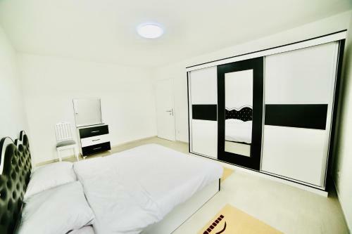 Apartamento Sh�ne M�belierte Wohnung An Zentraler Lage