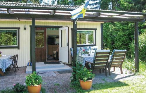 Two-bedroom Holiday Home In Beddingestrand