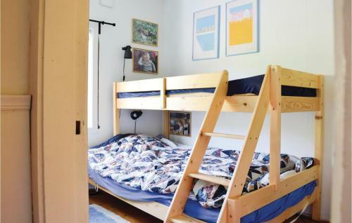Four-bedroom Holiday Home In Eivindvik