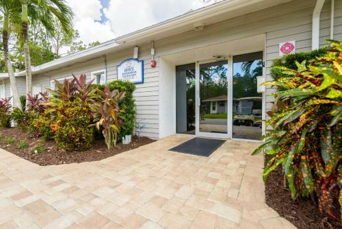 Club Naples Rv Resort