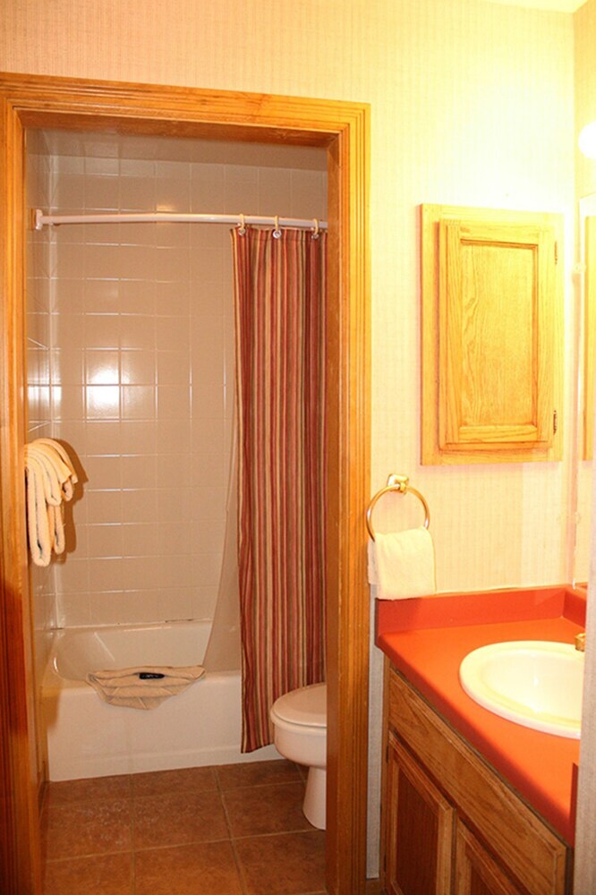 Aparthotel The Ferringway Resort Condominiums