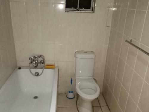 Victoria Falls Budget Holiday House