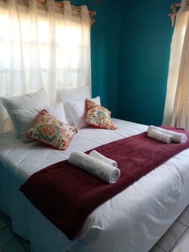 Victoria Falls Budget Holiday House