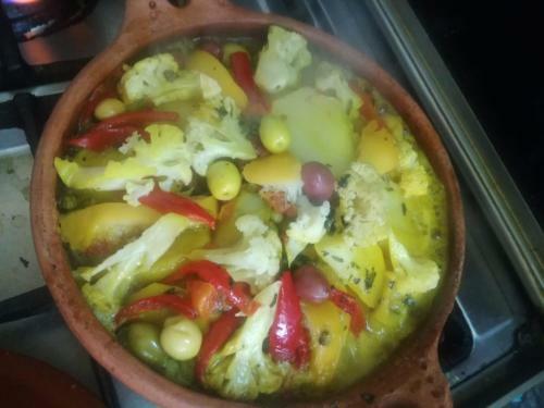 Caravan With Driver, Tour Guide And Local Food Include.